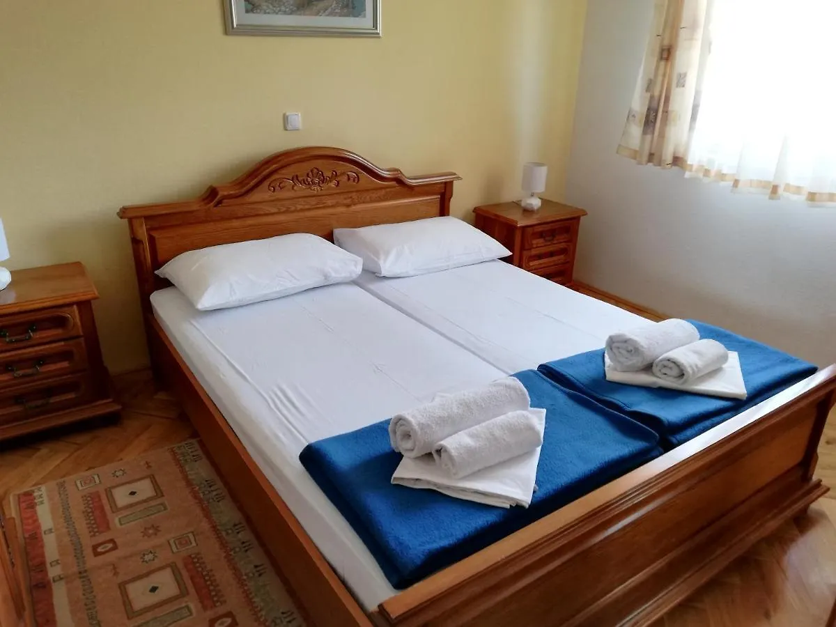 Apartments Villa Sirena Trogir 0*,
