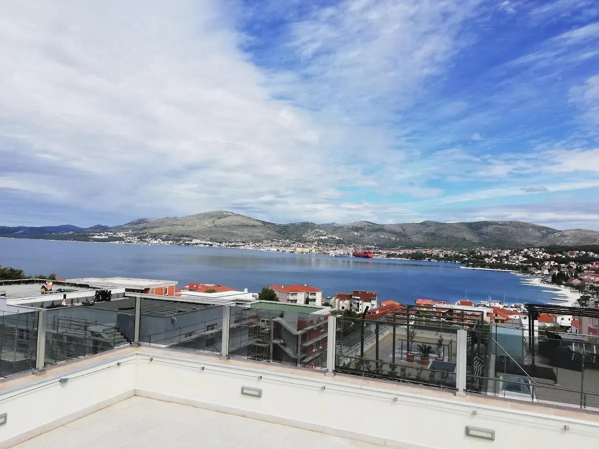 Apartments Villa Sirena Trogir 0*,