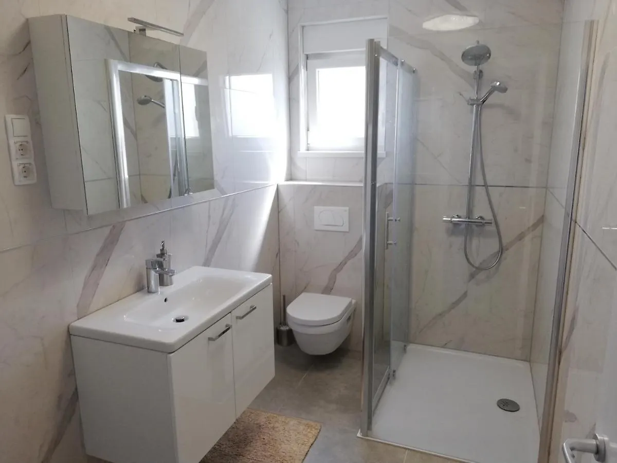 Apartments Villa Sirena Trogir 0*,  Kroatië